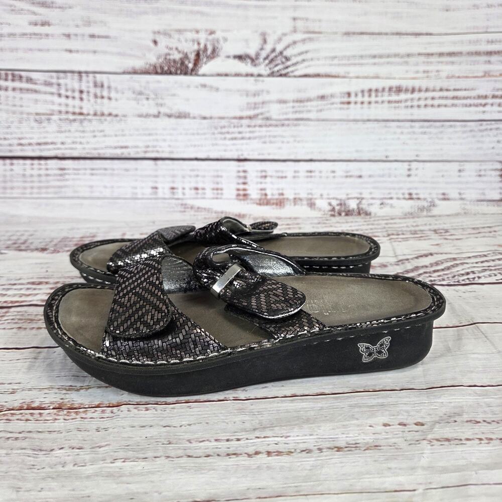 Alegria Shoes Womens Size 40 99.50 Black Metallic Wedge Comfort Sandals KAR-532
